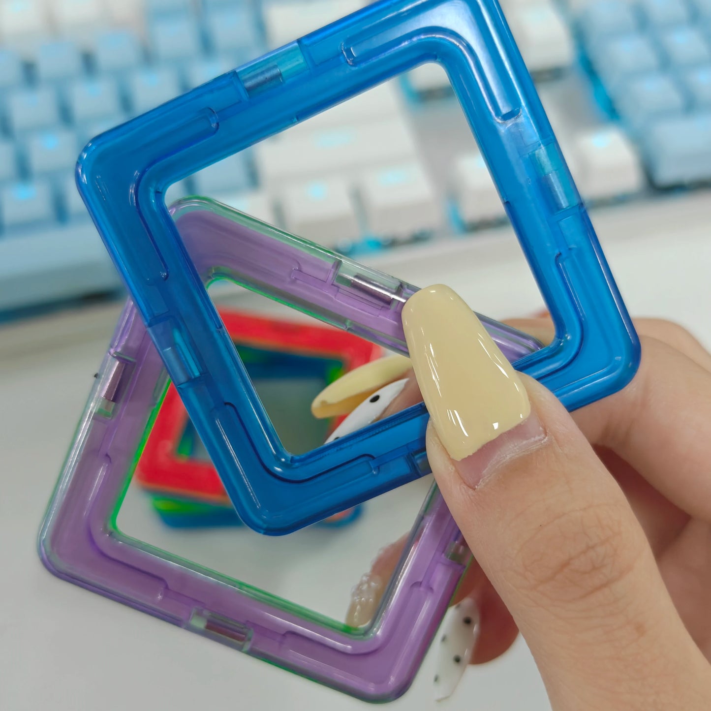 مكعبات بناء مغناطيسية تعليمية | ألعاب STEM ومونتيسوري للأطفال +3-6 سنوات