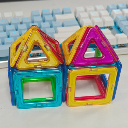 مكعبات بناء مغناطيسية تعليمية | ألعاب STEM ومونتيسوري للأطفال +3-6 سنوات